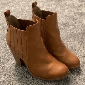 Francesca’s size 8.5 booties